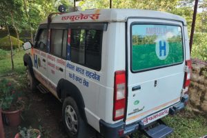 चापपानी स्वास्थ्य चौकीको एम्बुलेन्स दुई वर्षदेखि ग्यारेजमा खडा