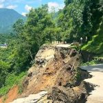 पहिरोका कारण राजमार्ग पुर्ण रुपमा अबरुद्ध